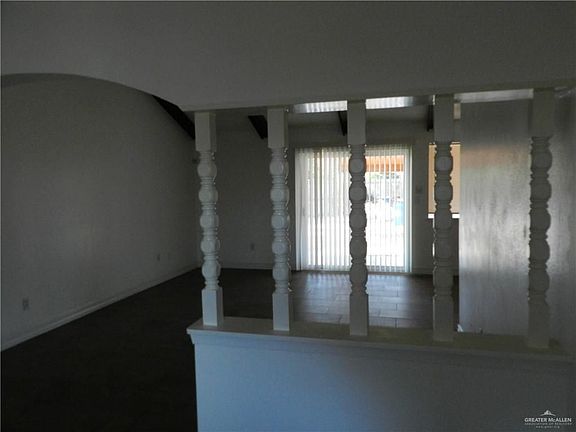3rd image of 2409 Harvey Dr