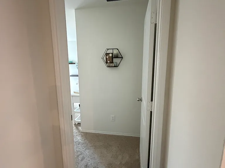 2910 Acacia Dr — Photo 9