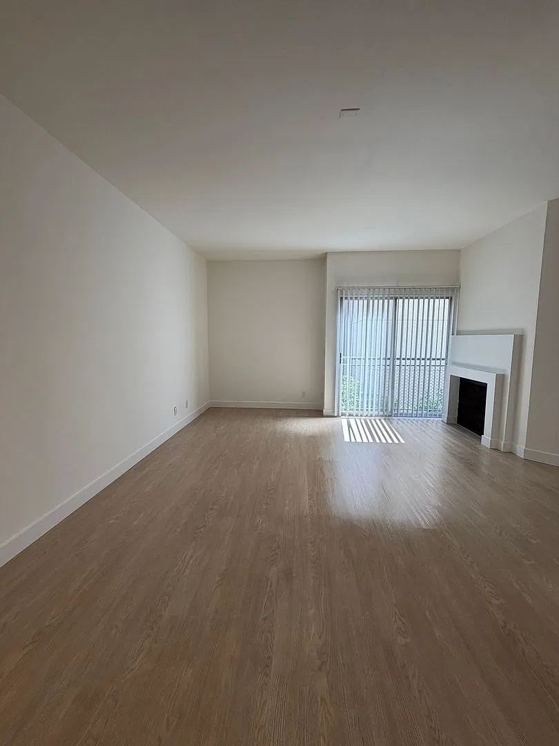 1234 Las Palmas Ave — Photo 4