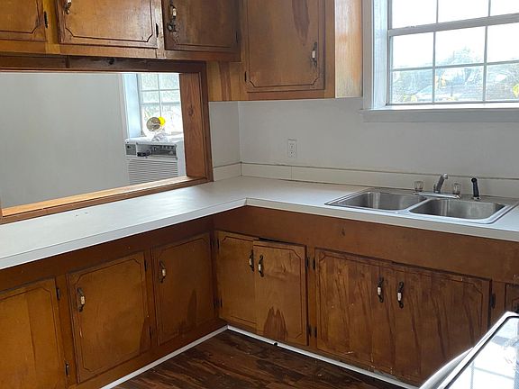 4th image of 1215 W Magnolia St #1/2