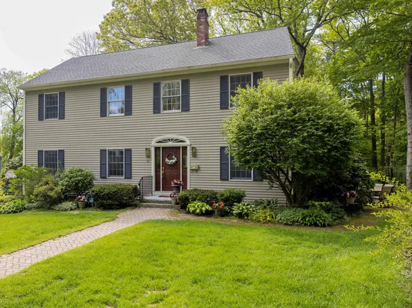 22 Wood Road, Cape Elizabeth, ME 04107