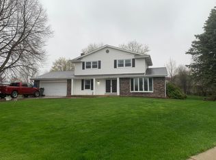 1031 Cardinal Ct, Union Grove, WI 53182
