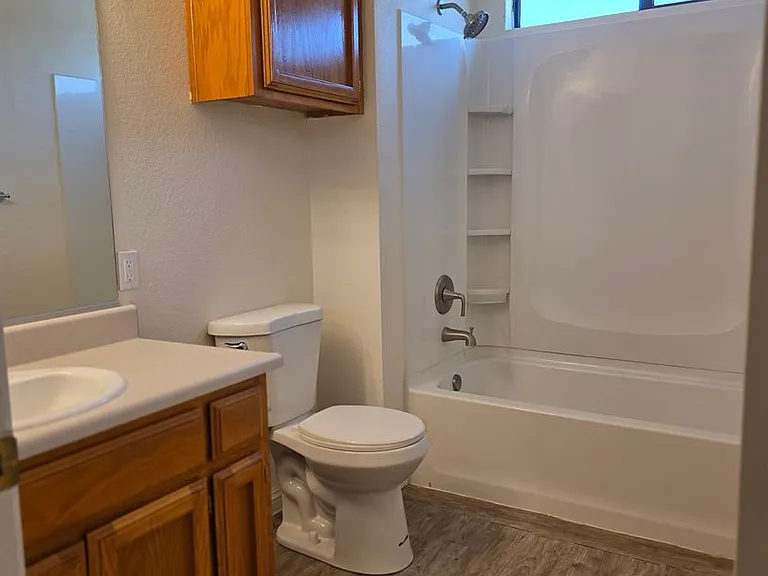 8110 Laborough Dr — Photo 11