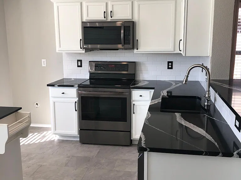2107 Hartley Dr — Photo 3