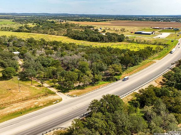 3rd image of 11382 E US Hwy 290