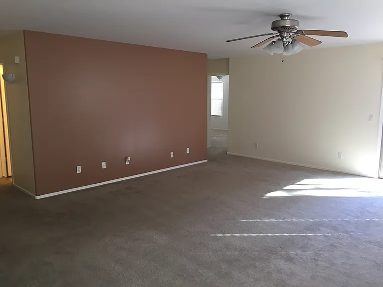 13715 W Marissa Dr — Photo 3