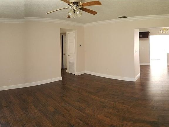 5th image of 6001 W Robinson St