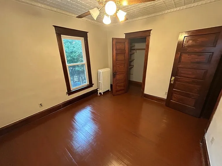 1213 S 72nd St — Photo 10