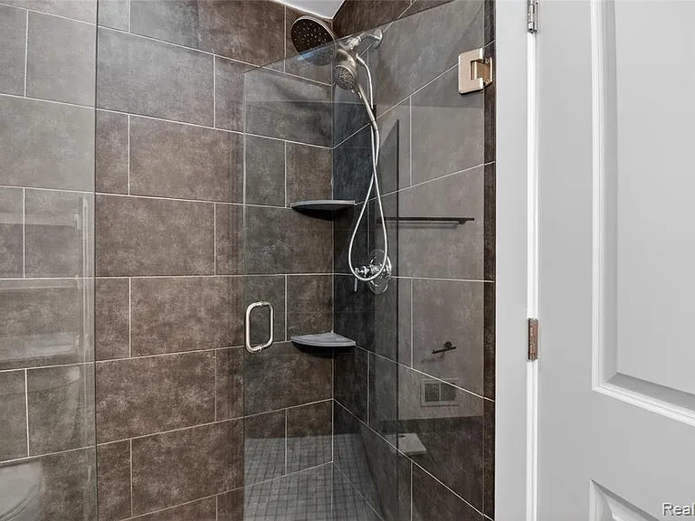 2925 Square Lake Ct — Photo 37