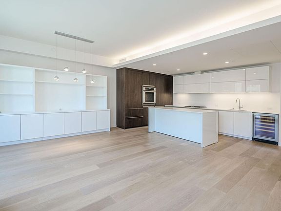 4th image of 1650 Broadway Unit 404