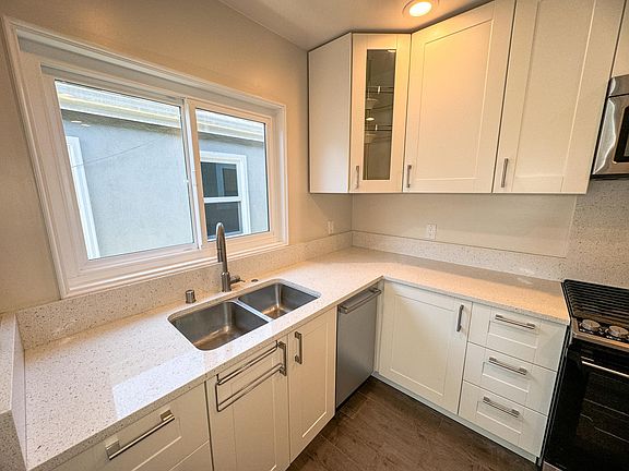 5th image of 124 3rd St APT A