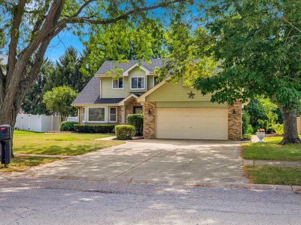 228 Whitetail Xing, Oswego, IL 60543
