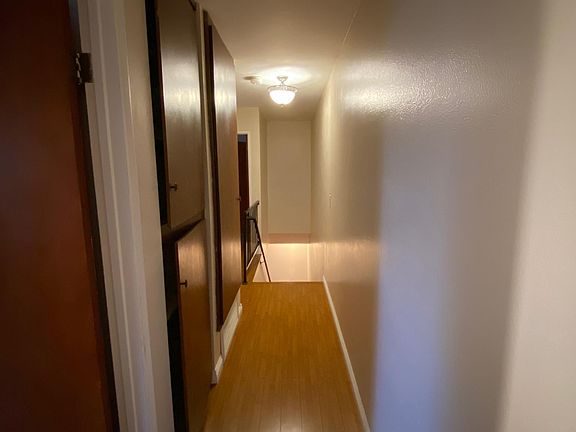 3rd image of 2852 Rosanna St