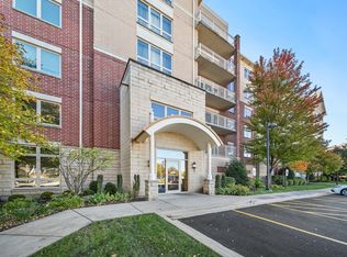 8300 Concord Dr UNIT 409, Morton Grove, IL 60053