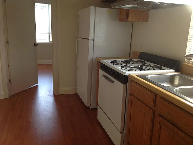 37th St — Photo 12