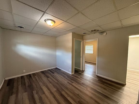 3rd image of 2447 E Walnut St #7