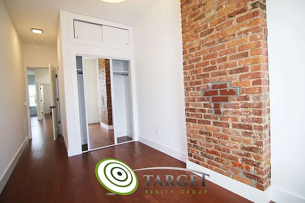Rented by Target Realty Group | media 18