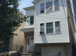 233 Fabyan Pl, Newark, NJ 07112