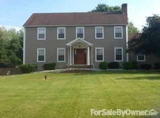 8 Cornfield Ter, Flemington, NJ 08822
