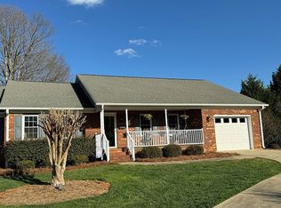 112 Forrest Glen Ct, King, NC 27021