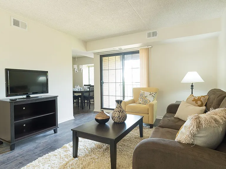 La Maison Apartments — Photo 102