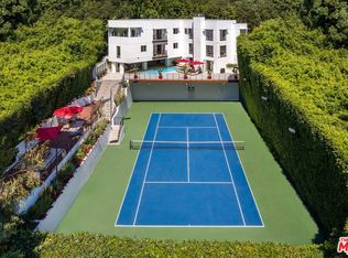 9240 Warbler Way, Los Angeles, CA 90069