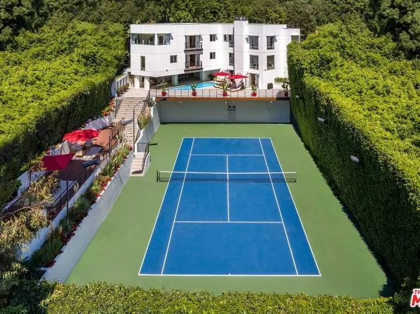 9240 Warbler Way, Los Angeles, CA 90069