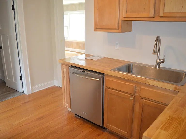1612 Packers Ave — Photo 15