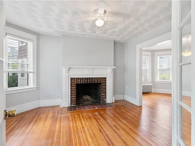 153 Irving Ave — Photo 3