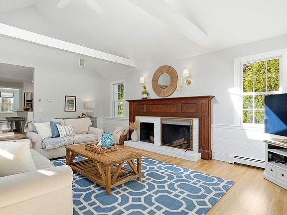 4th image of 11 Simmons Dr