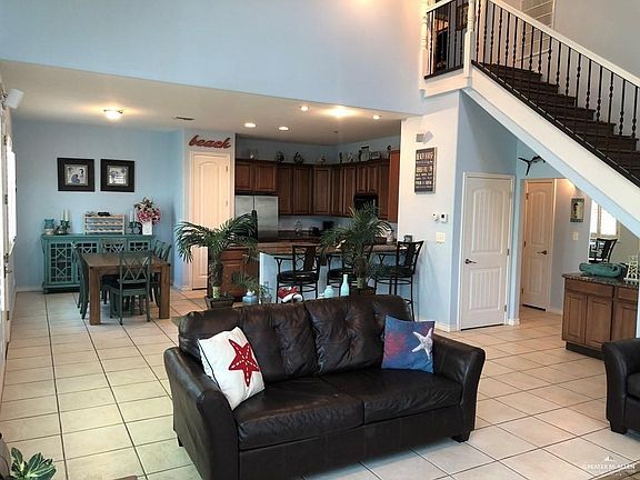 5th image of 120 E Oleander St #201