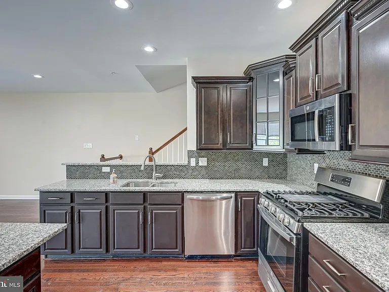 7827 Crystal Brook Way — Photo 14