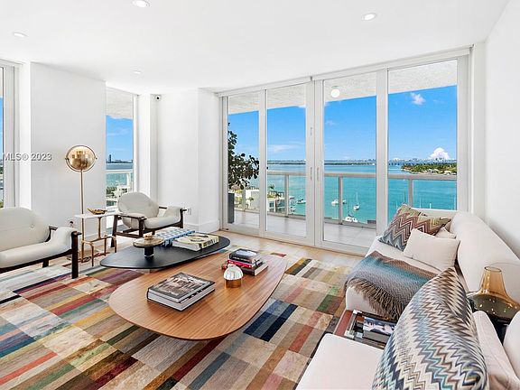 5th image of 10 Venetian Way APT 1401