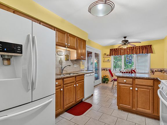 5th image of 3173 Grandview Pl