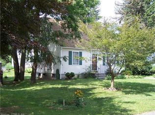 16 Edmond St, Putnam, CT 06260