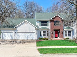 1729 Hunters Glen Dr, Oshkosh, WI 54904