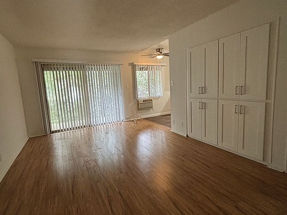 4th image of 10424-10425 Parr Ave APT E