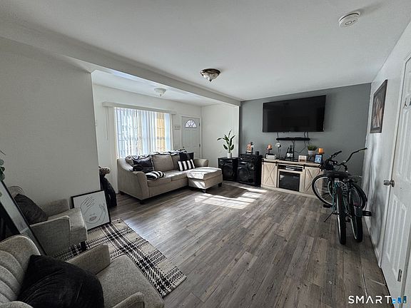 5th image of 24 Lester Street