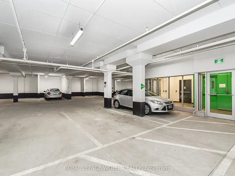 690 King St W #610 — Photo 34