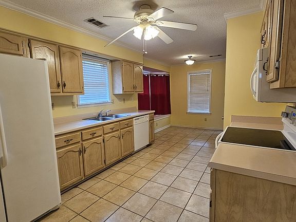 5th image of 2133 Oak Springs Dr