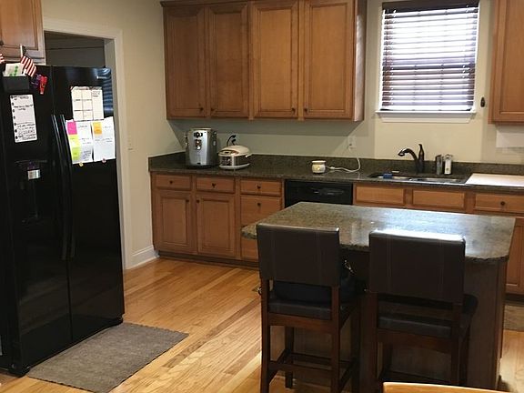 3rd image of 304 Cypresshill Ct