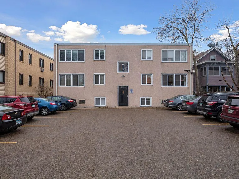 2706 Humboldt Ave S #104 — Photo 11