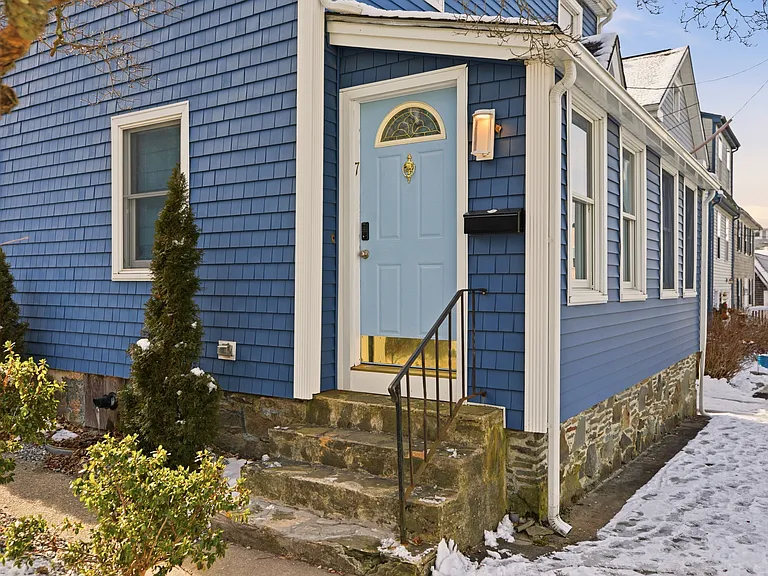 7 Bacheller St — Photo 3
