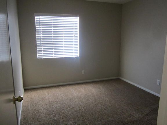 3rd image of 4122 Carrie Hills Ave