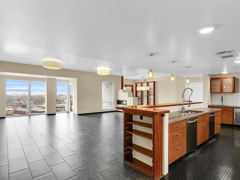 301 N Neil St #808-809 — Photo 9