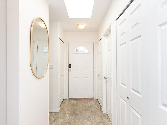 3rd image of 220 Back Rd Unit 204
