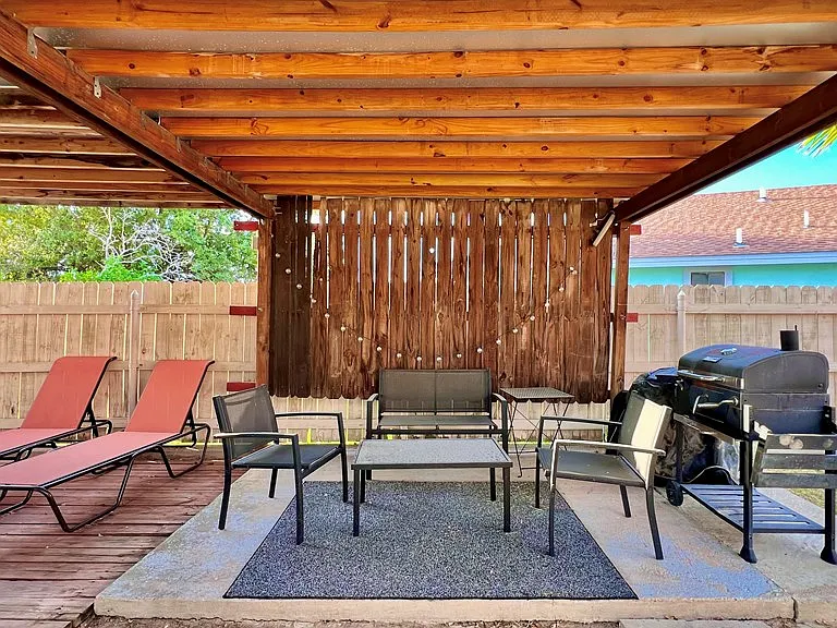 1890 Timberwood Dr — Photo 19