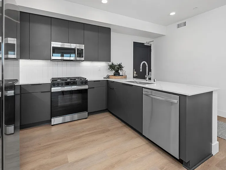 Virano Apartments — Photo 8