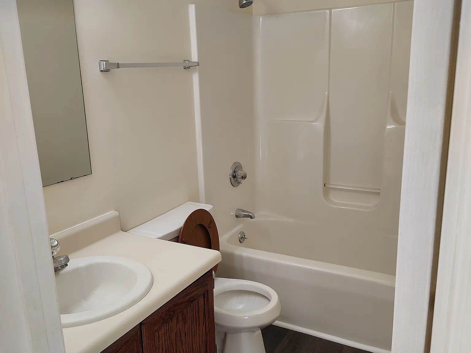 3 bed, 1350 sqft, $1,650 — Photo 4