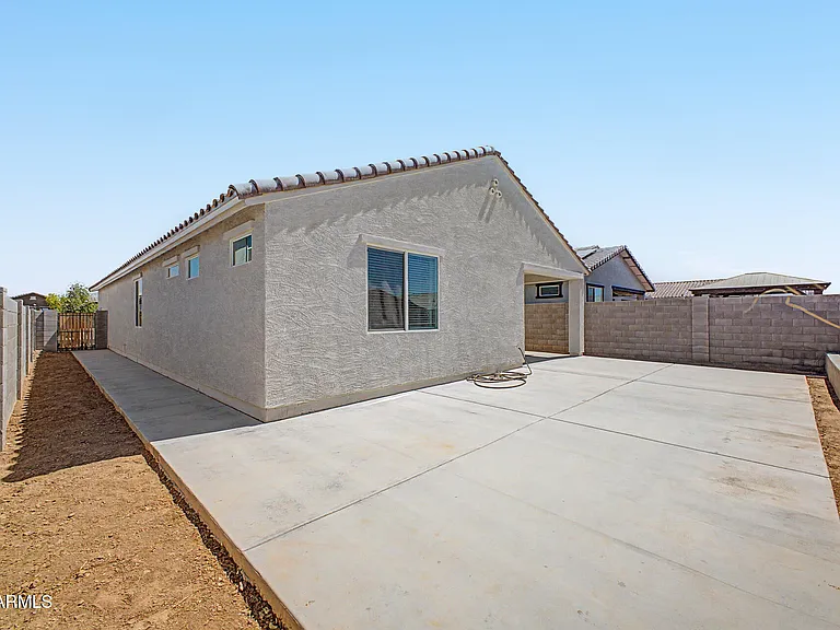17865 W Daley Ln — Photo 30